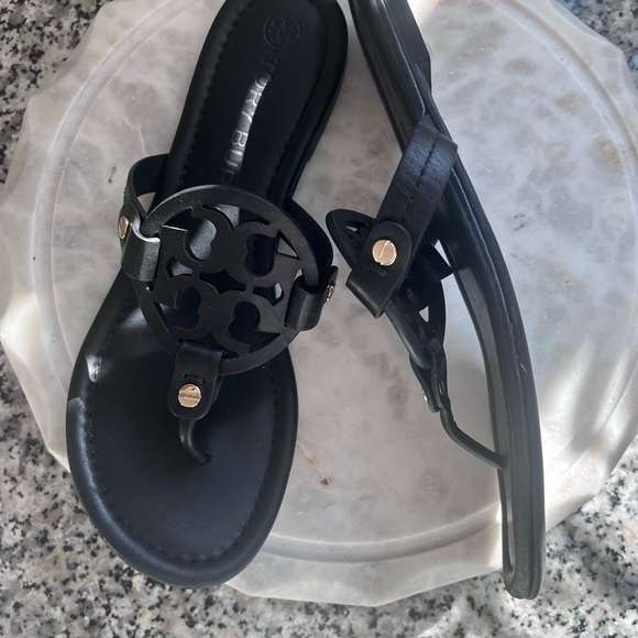 TORY BURCH | Miller Sandal - Picture 11 of 16